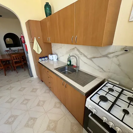 Tigrija By The Nest بيت ضيافة *